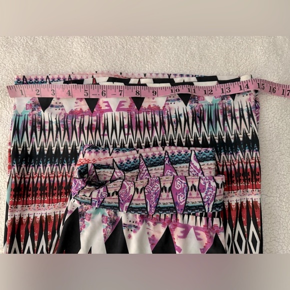 NWT Boho styled Aztec design palazzo pants by DGNY LX folding waistband. - Picture 9 of 9